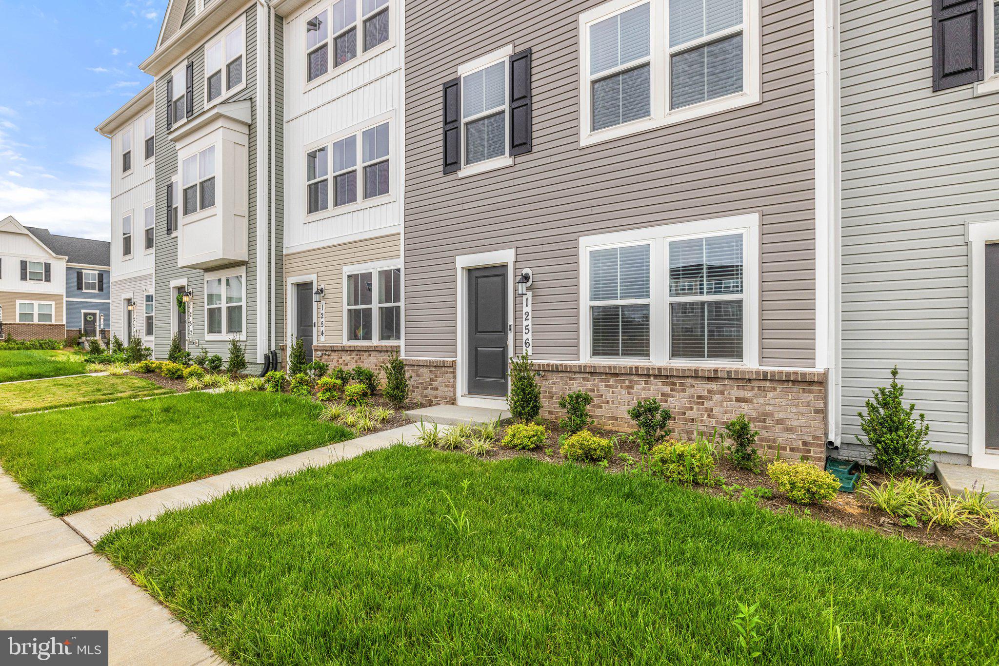 RED CLOVER MEADOWS - Residential Lease