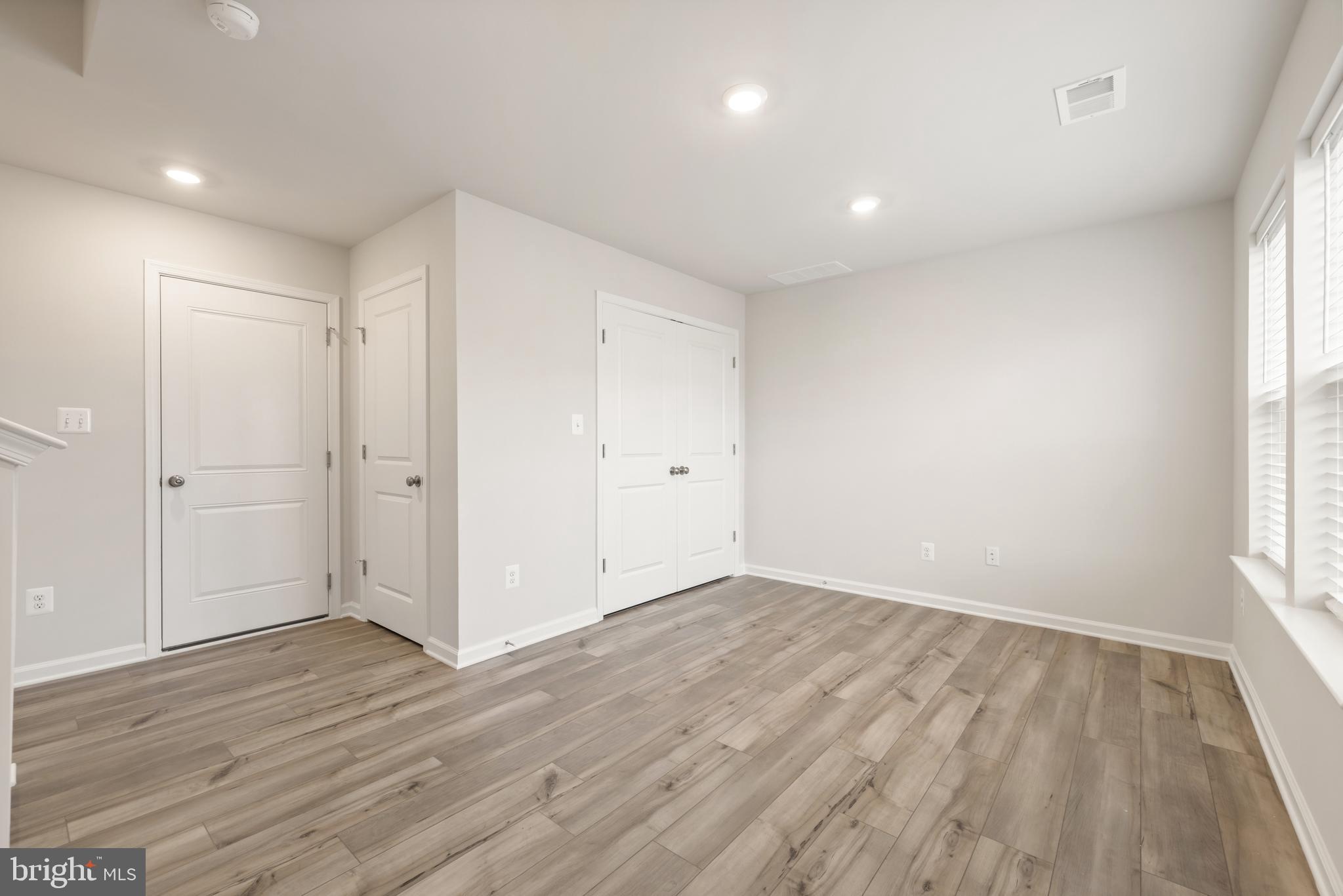 RED CLOVER MEADOWS - Residential Lease