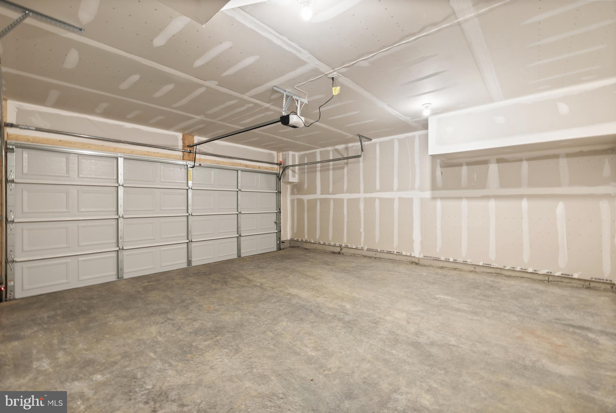 RED CLOVER MEADOWS - Residential Lease