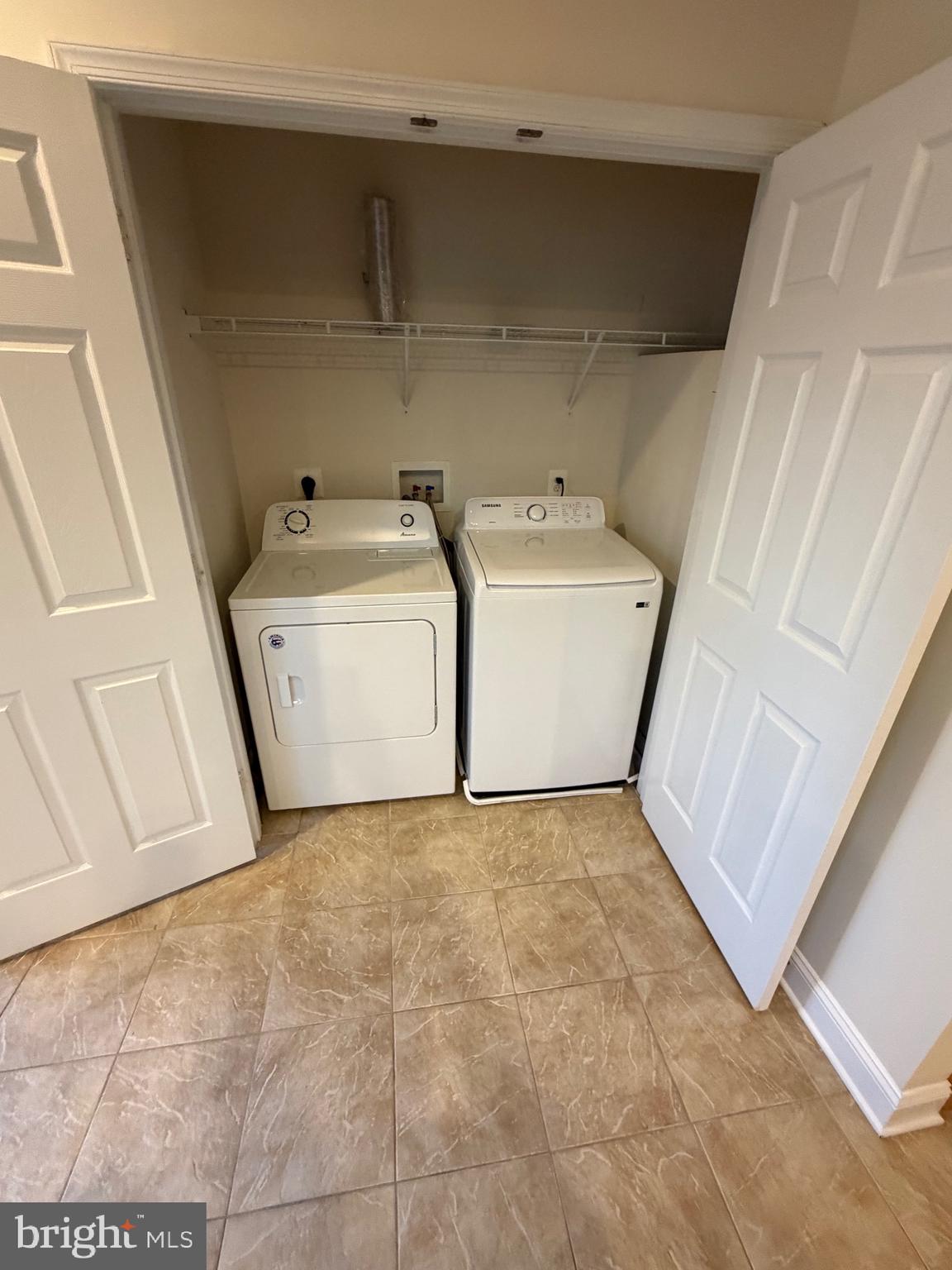 CAMDEN CROSSING - Residential Lease