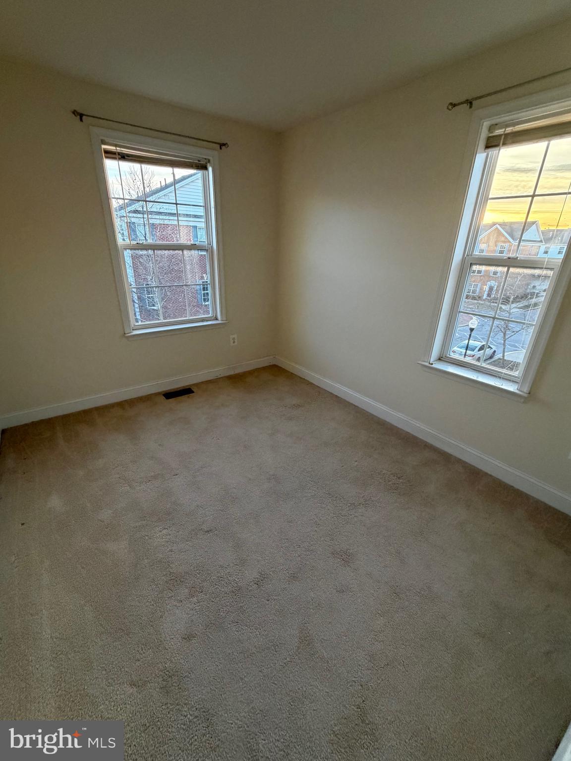 CAMDEN CROSSING - Residential Lease