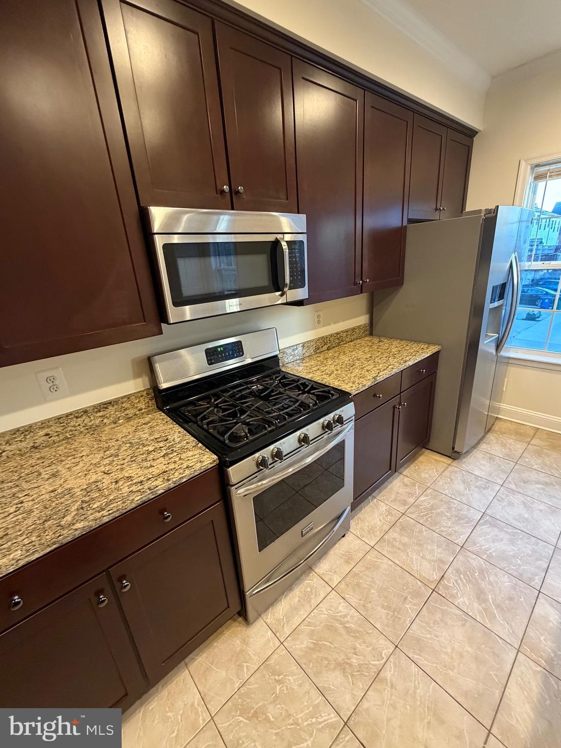 CAMDEN CROSSING - Residential Lease