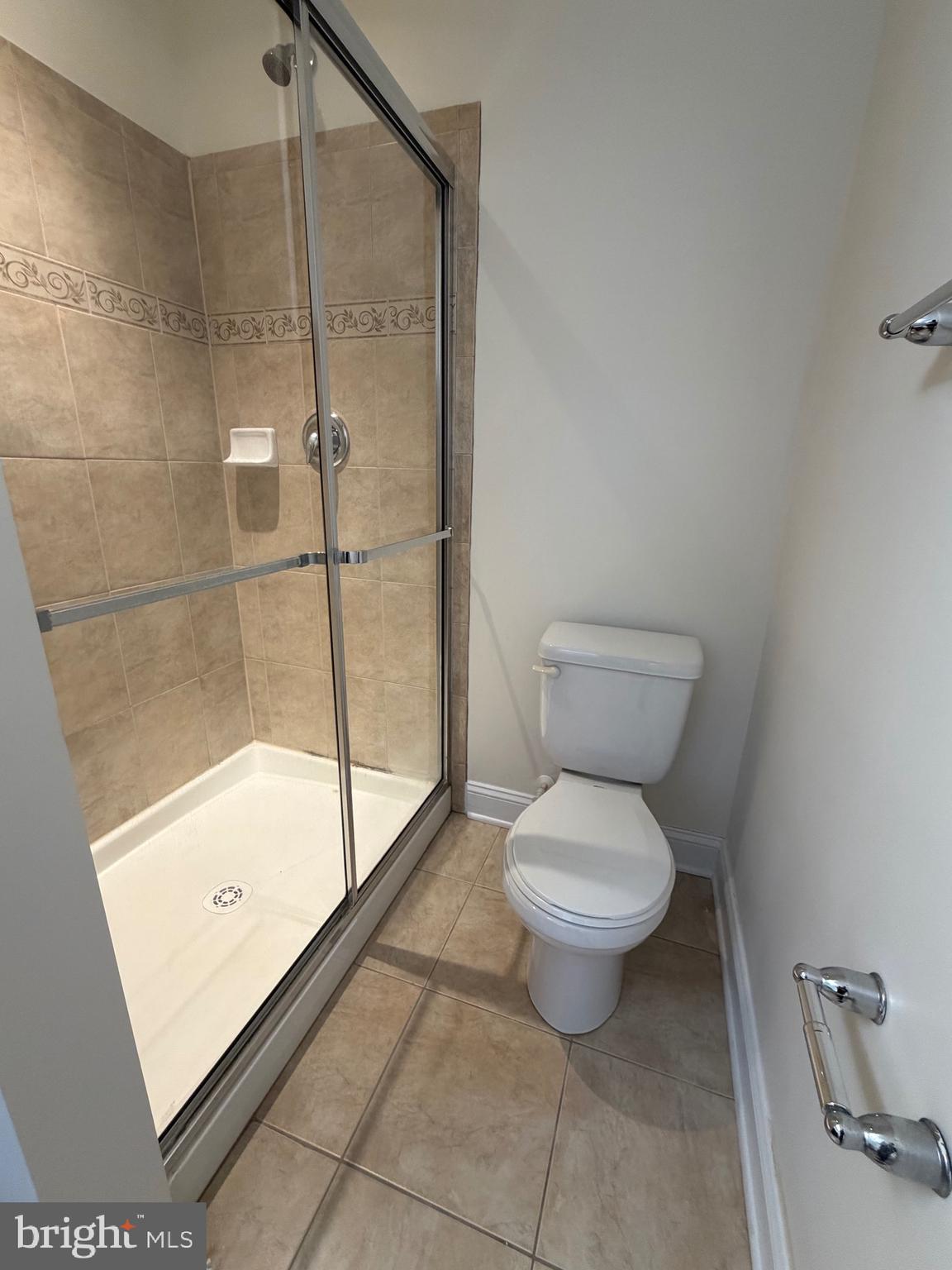 CAMDEN CROSSING - Residential Lease