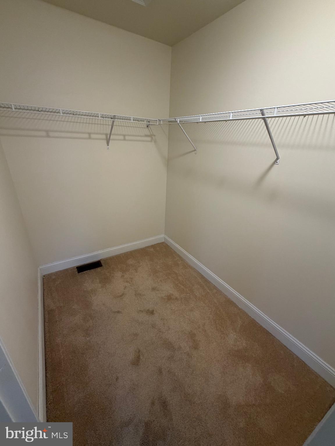 CAMDEN CROSSING - Residential Lease