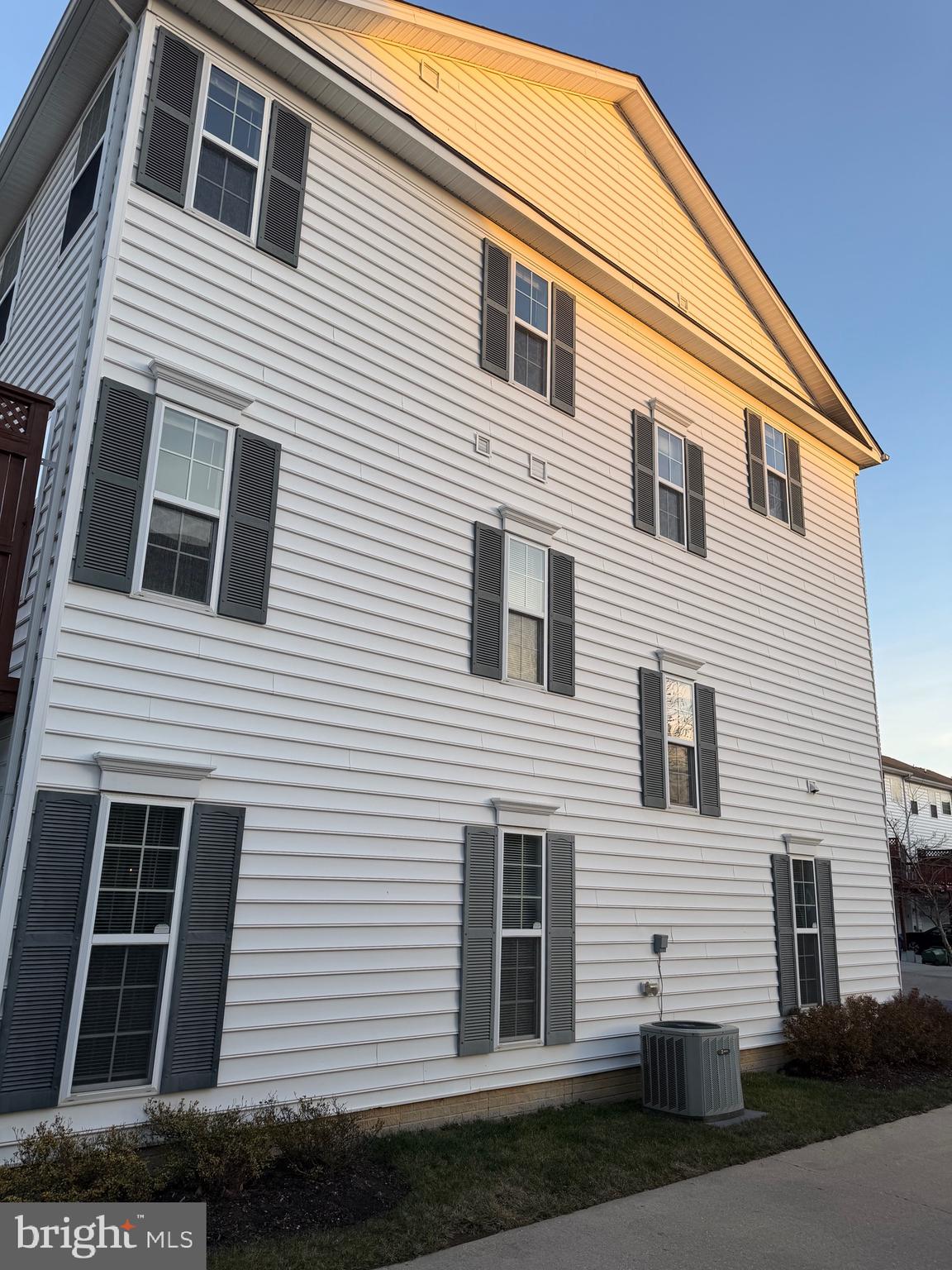 CAMDEN CROSSING - Residential Lease