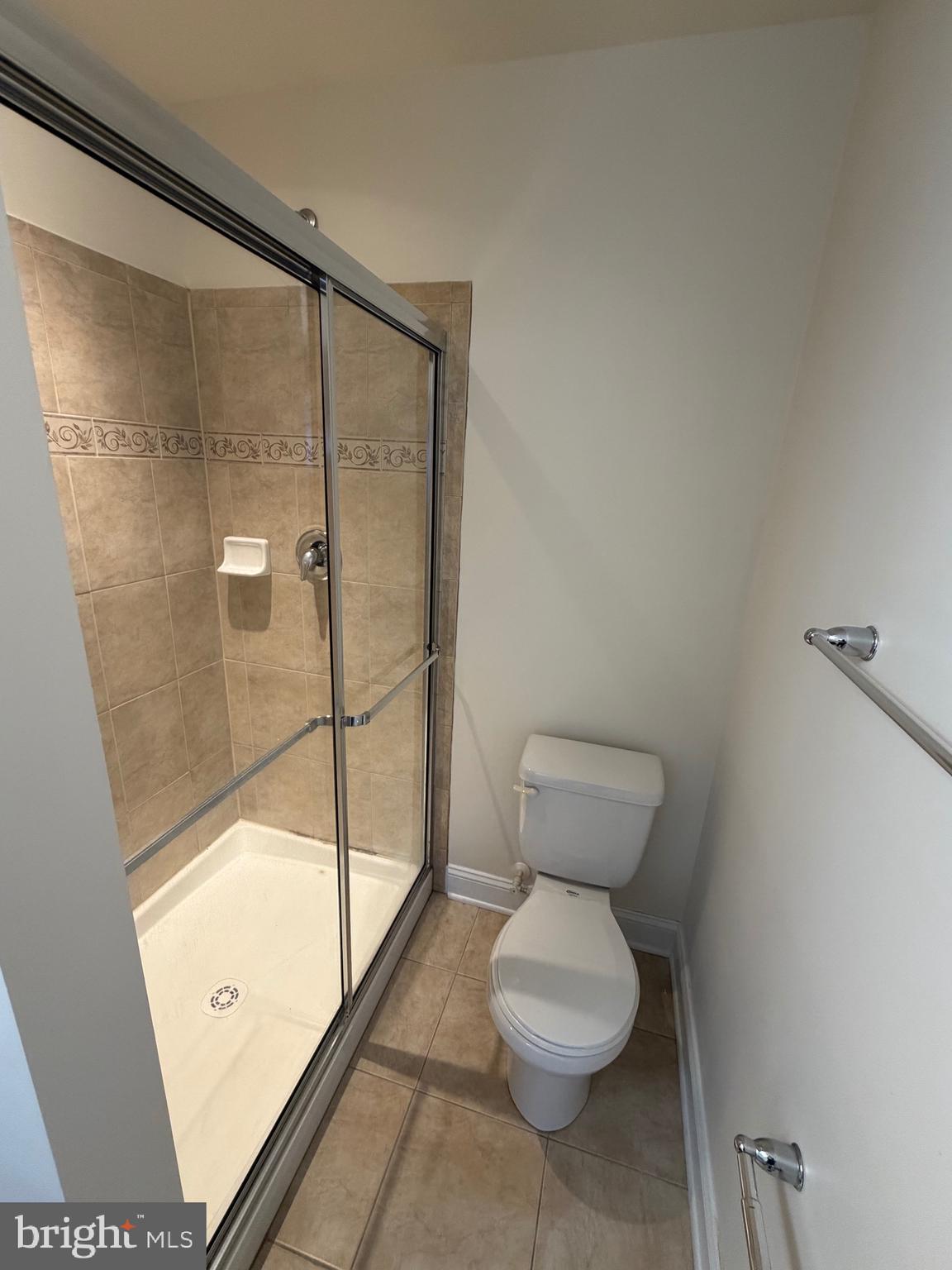 CAMDEN CROSSING - Residential Lease