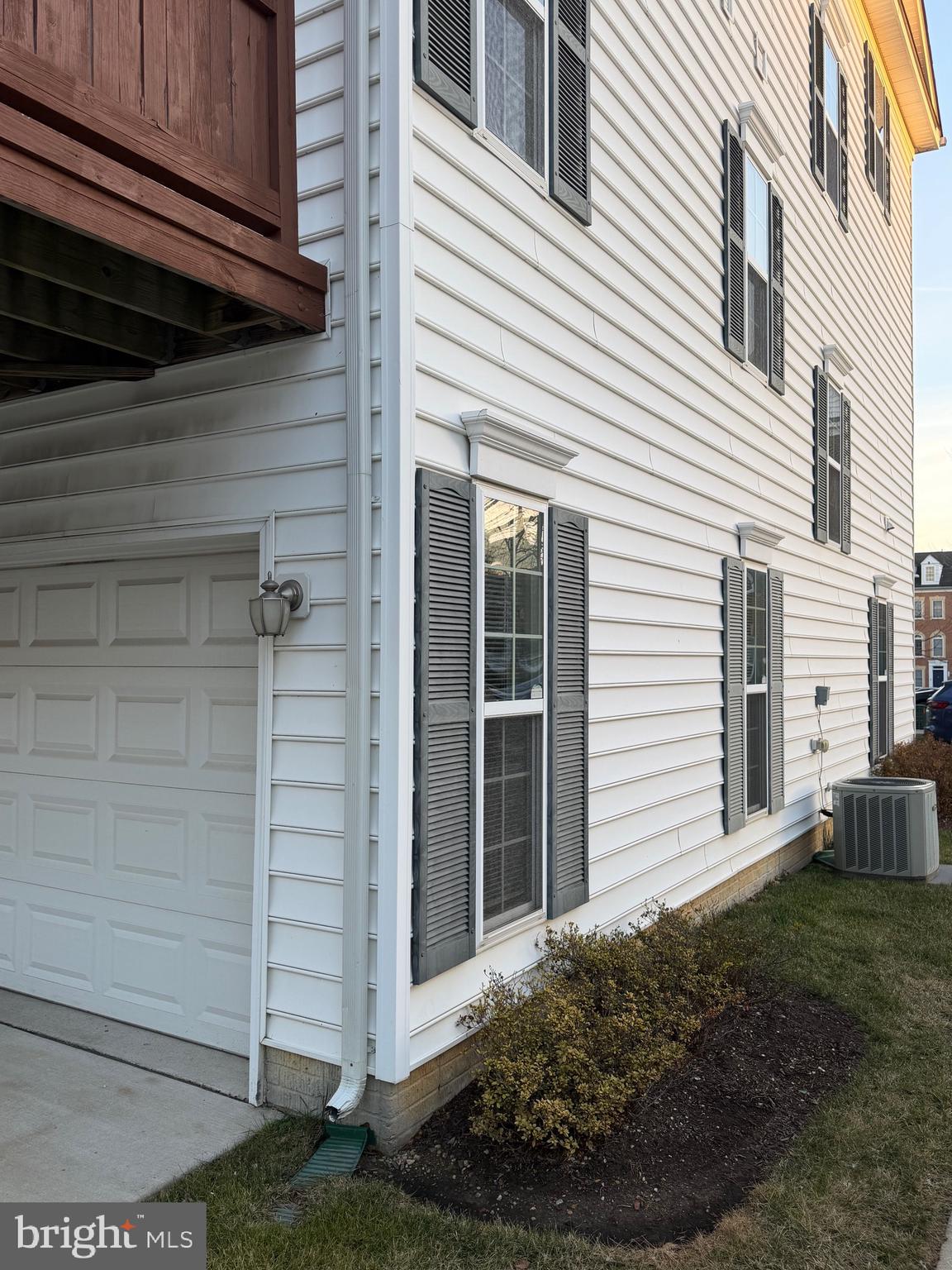 CAMDEN CROSSING - Residential Lease