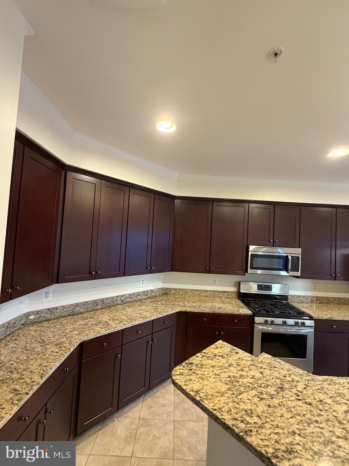 CAMDEN CROSSING - Residential Lease