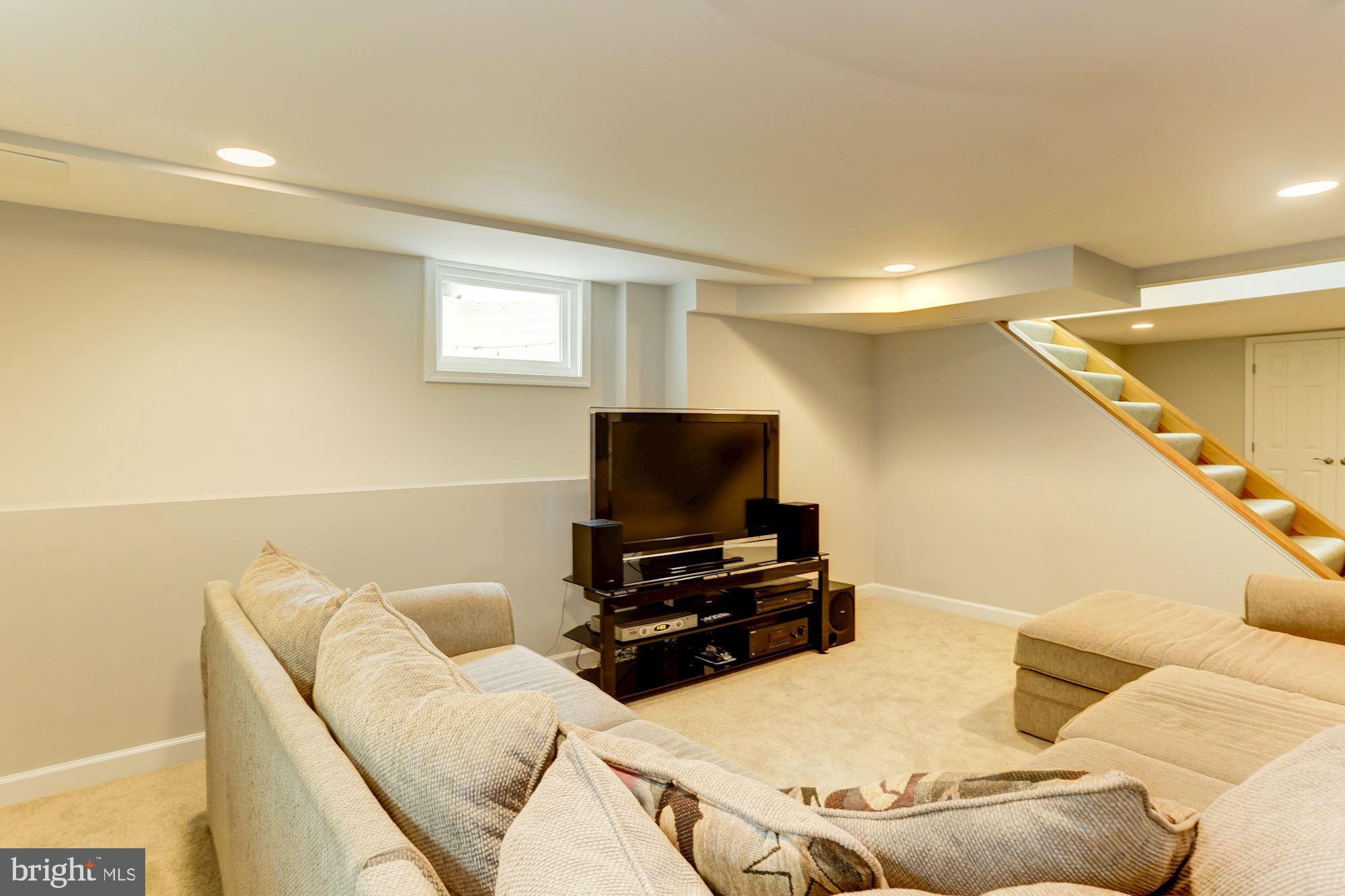 COVENTRY/CROMWELL - Residential