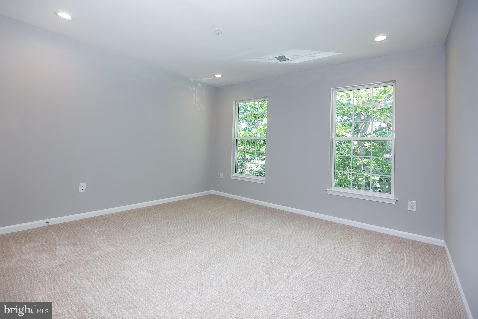 SOUTHLAKE AT MONTCLAIR - Residential