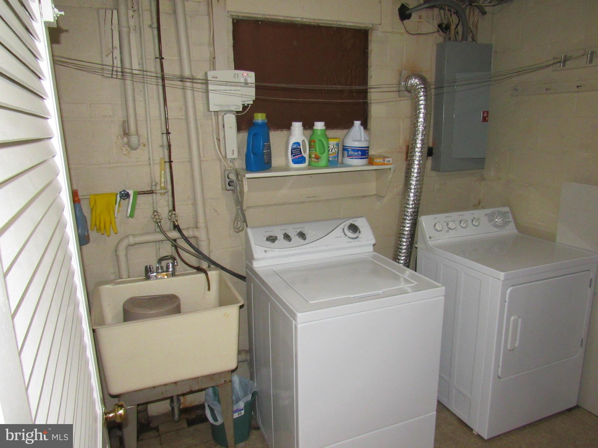 ROLLING VALLEY - Residential