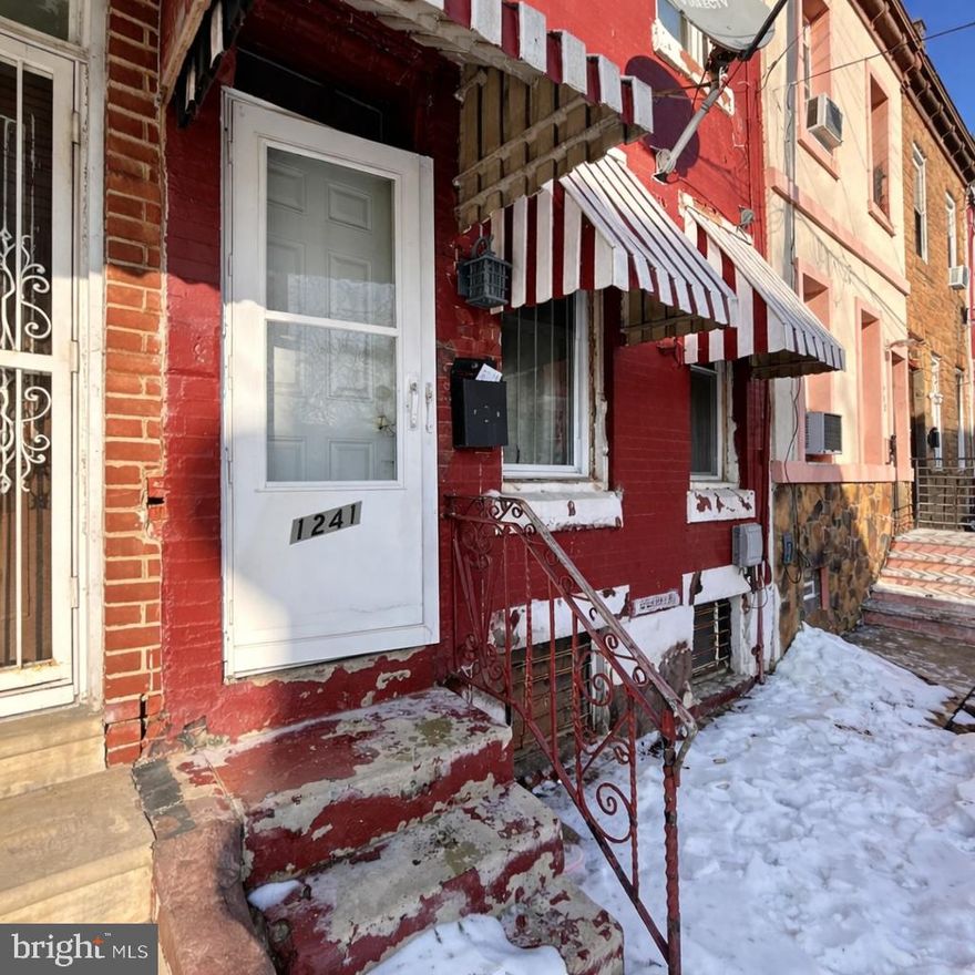Investor Alert! Opportunity to own a 3-bedroom home in Philadelphia located within walking distance to Temple University, with convenient access to public transportation and nearby shopping. Property offers solid potential for renovation or rental income.
Being sold AS-IS. Motivated seller.