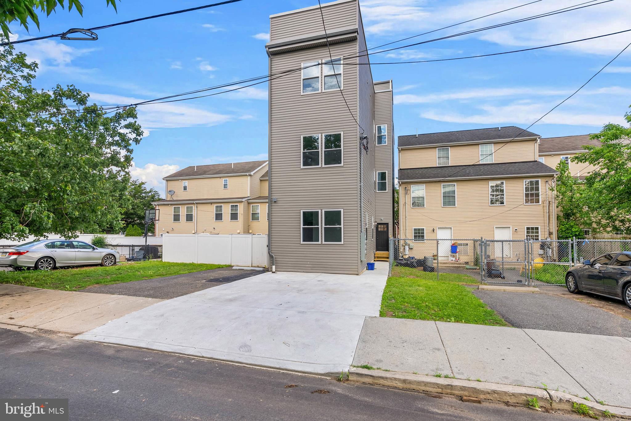 OLDE KENSINGTON - Residential