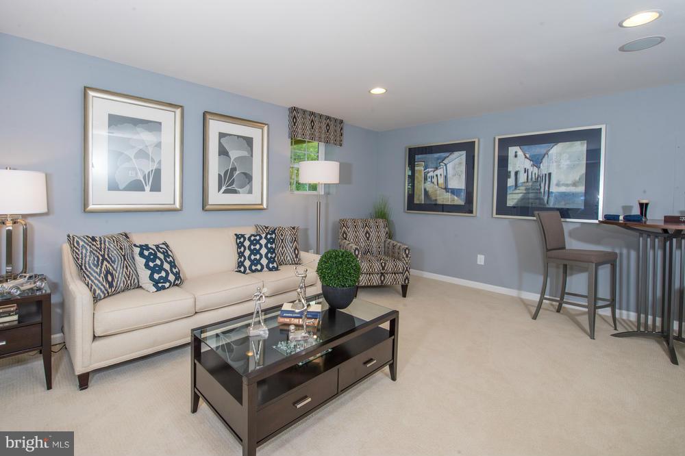 CREEKSIDE VILLAGE - Residential