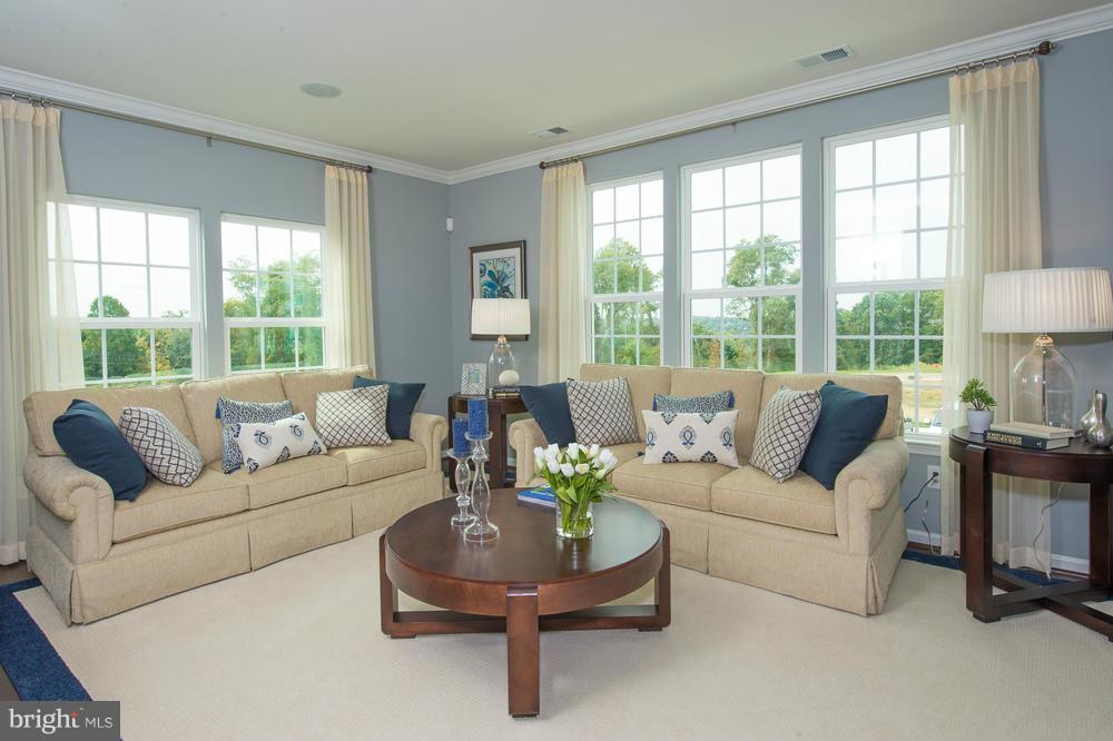 CREEKSIDE VILLAGE - Residential