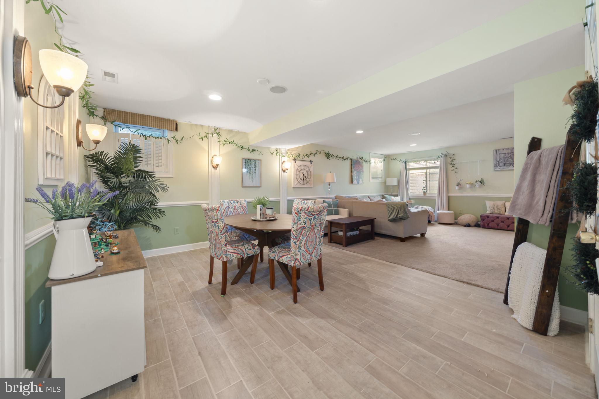 MERIDIAN CROSSING - Residential