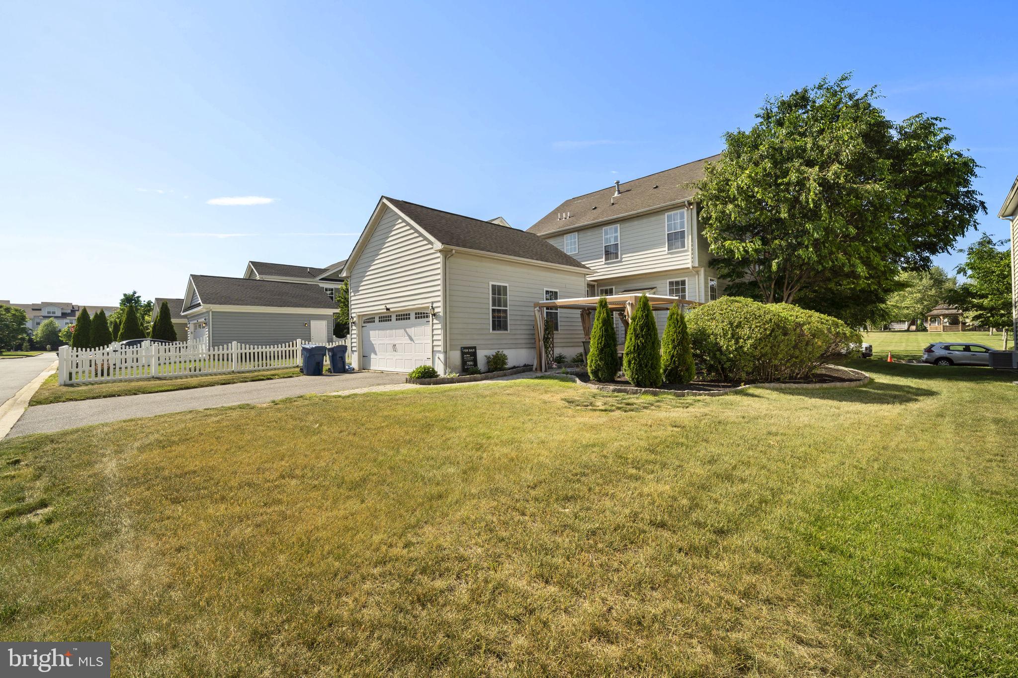 MERIDIAN CROSSING - Residential
