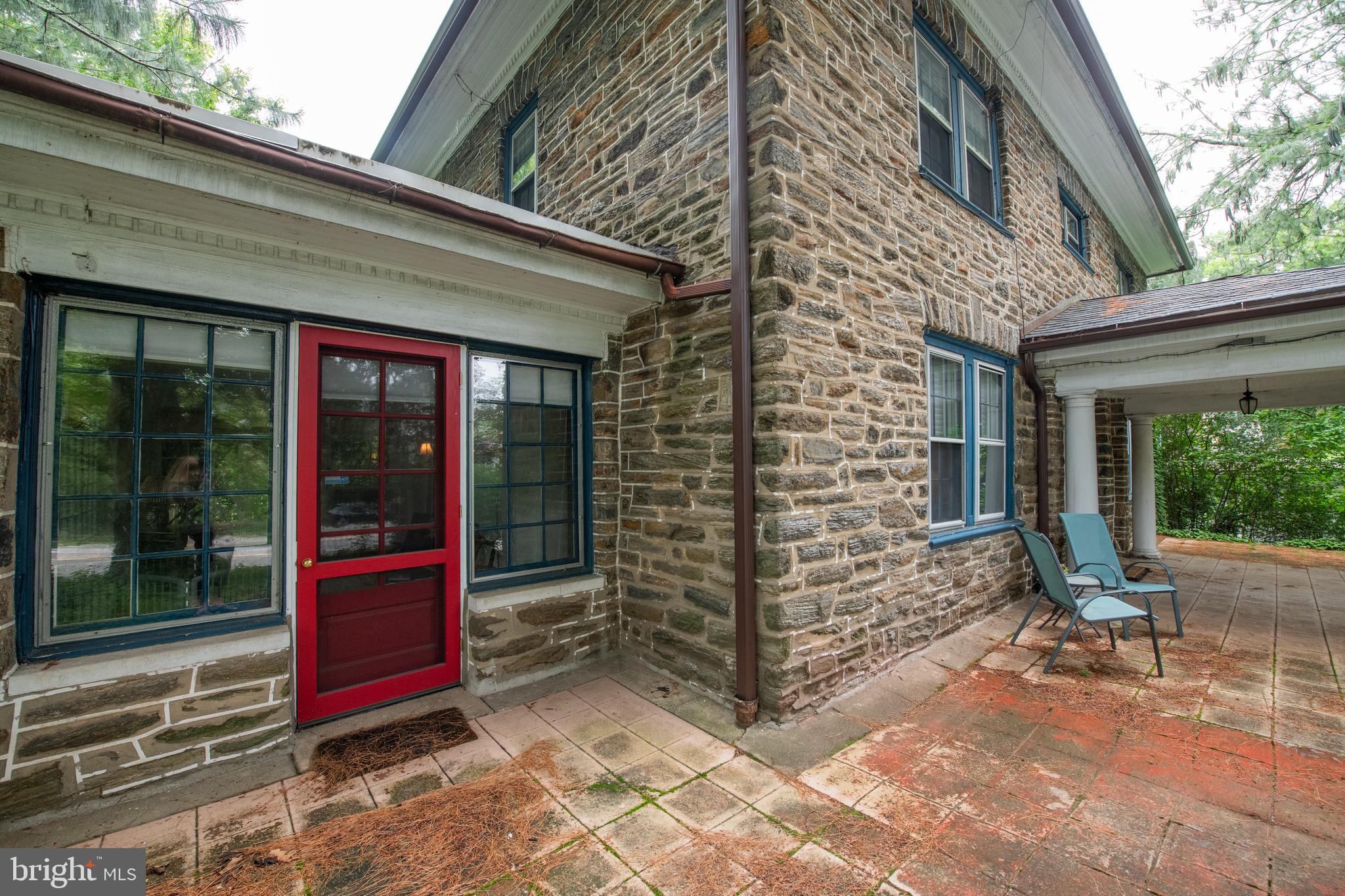 629 W CLIVEDEN STREET