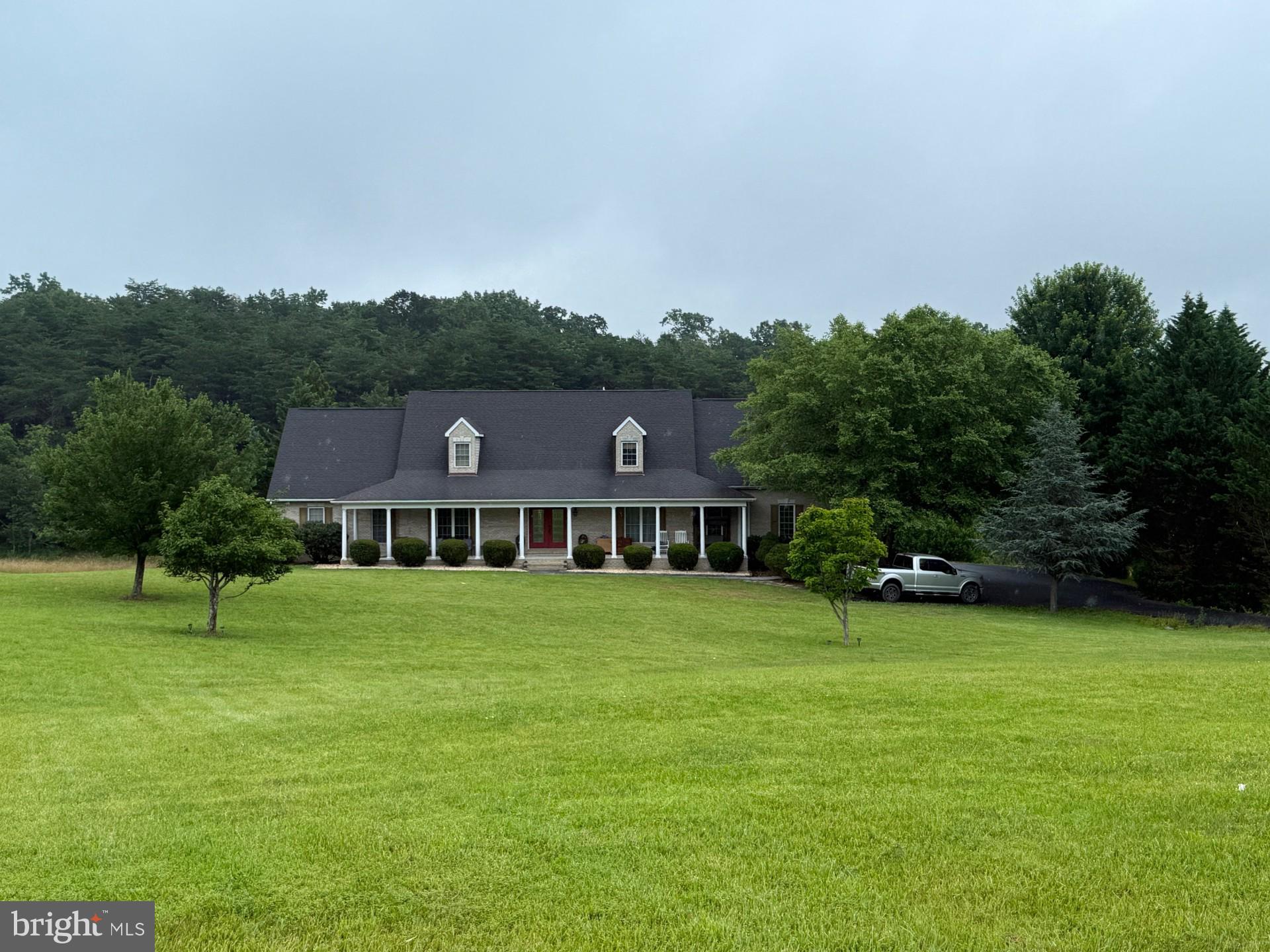 850 DICKS HOLLOW ROAD