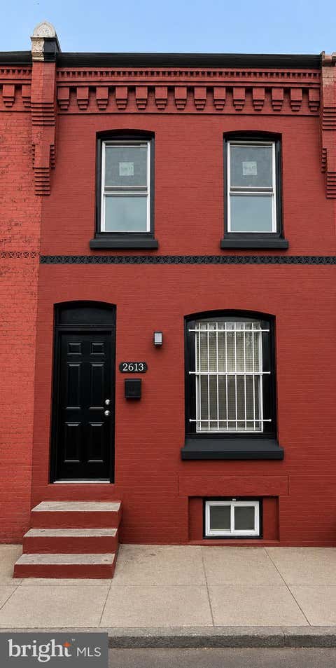 Townhouse For Sale - 2433 N Carlisle Street<br/> PHILADELPHIA, PA 19132