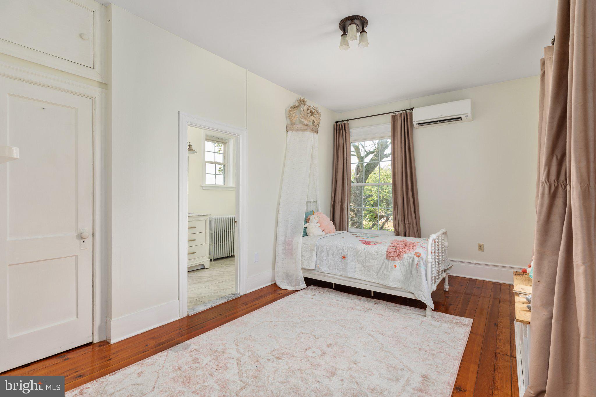 MIDDLETOWN - Residential