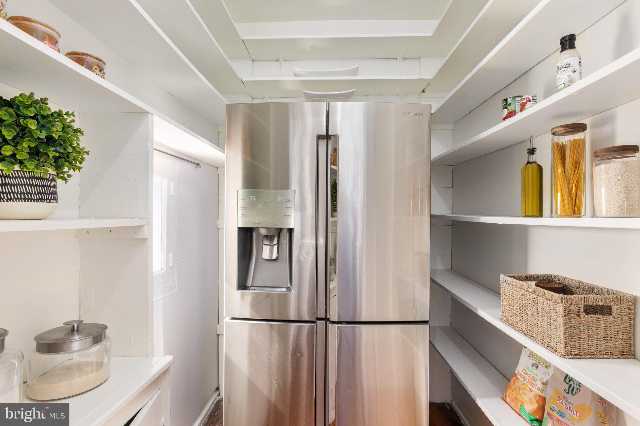 MIDDLETOWN - Residential