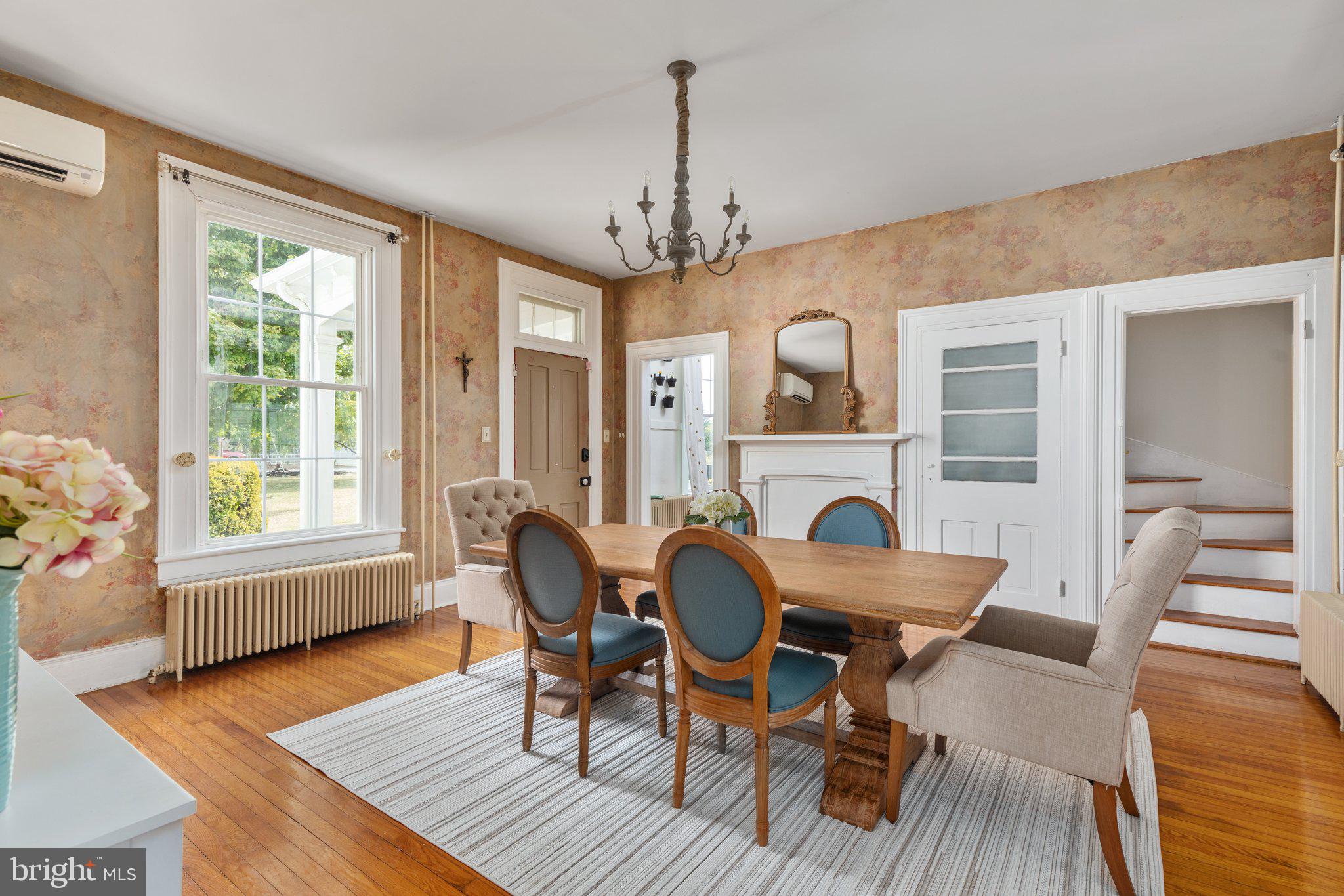 MIDDLETOWN - Residential