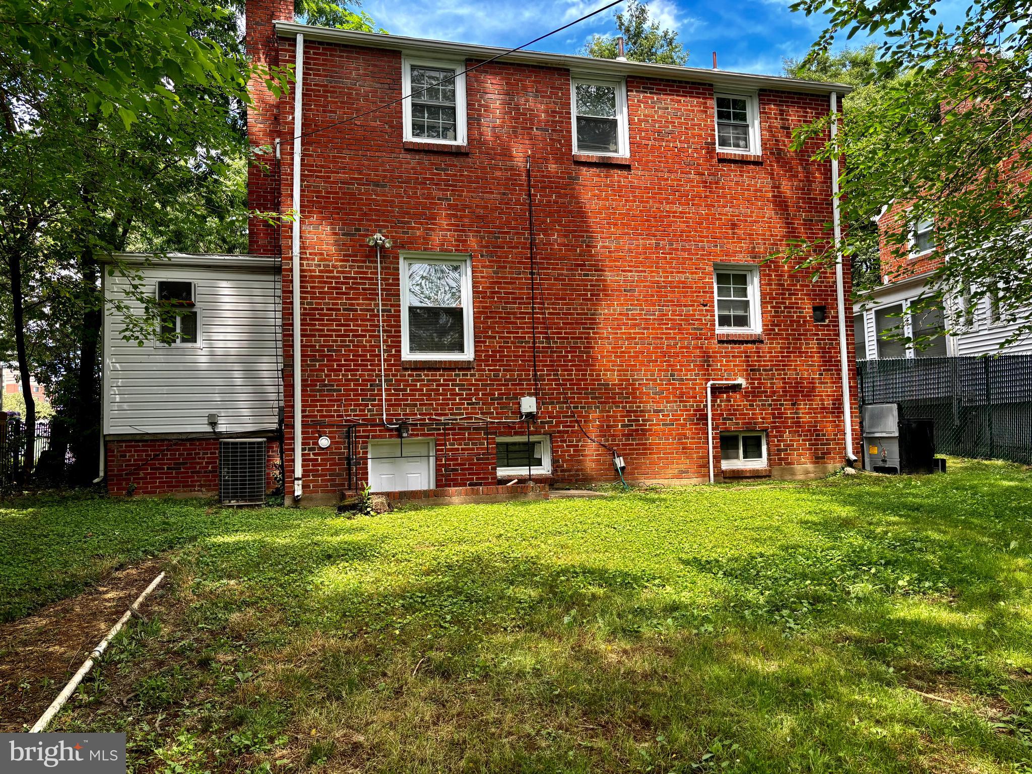 8028 EASTERN AVENUE NW