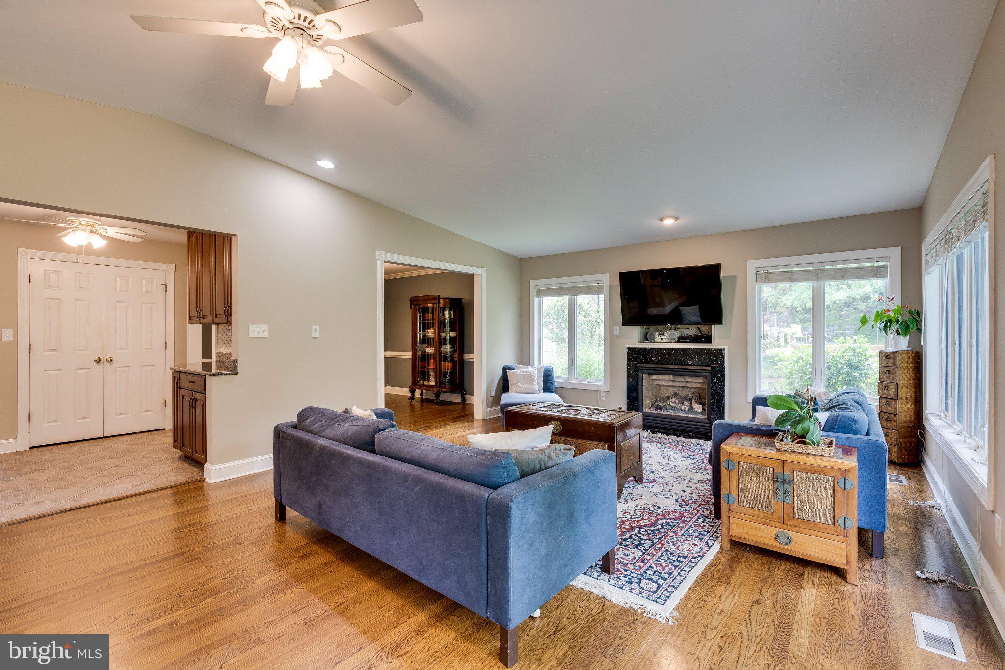 1816 MIDLOTHIAN COURT