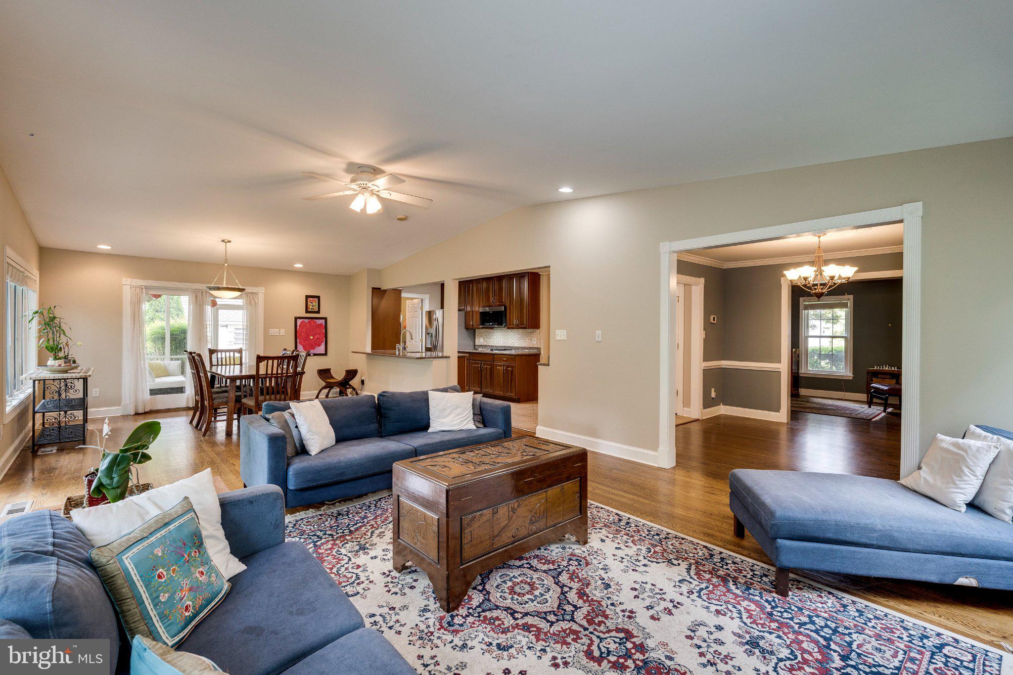 1816 MIDLOTHIAN COURT