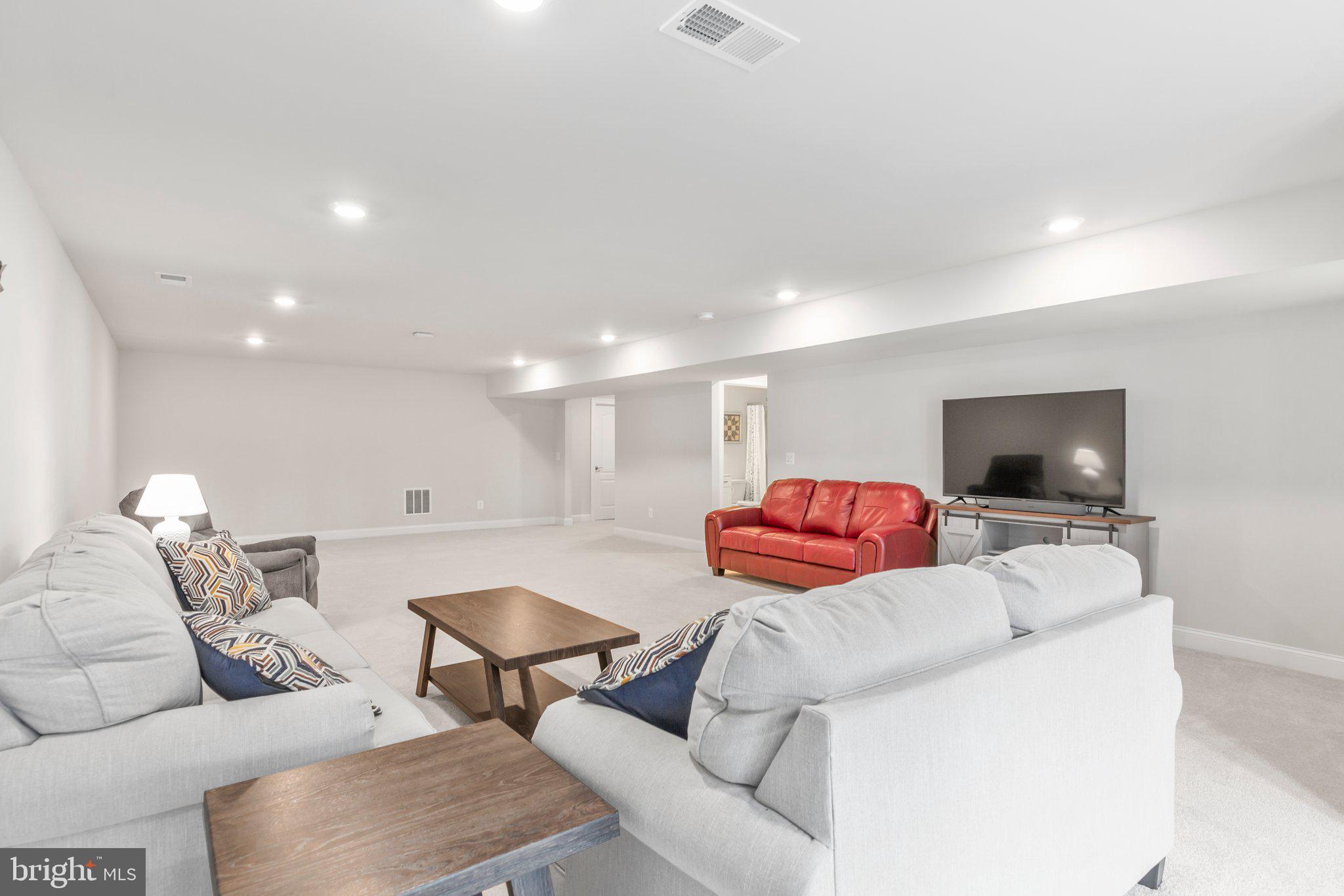 VIRGINIA HERITAGE AT LEE'S PARK - Residential