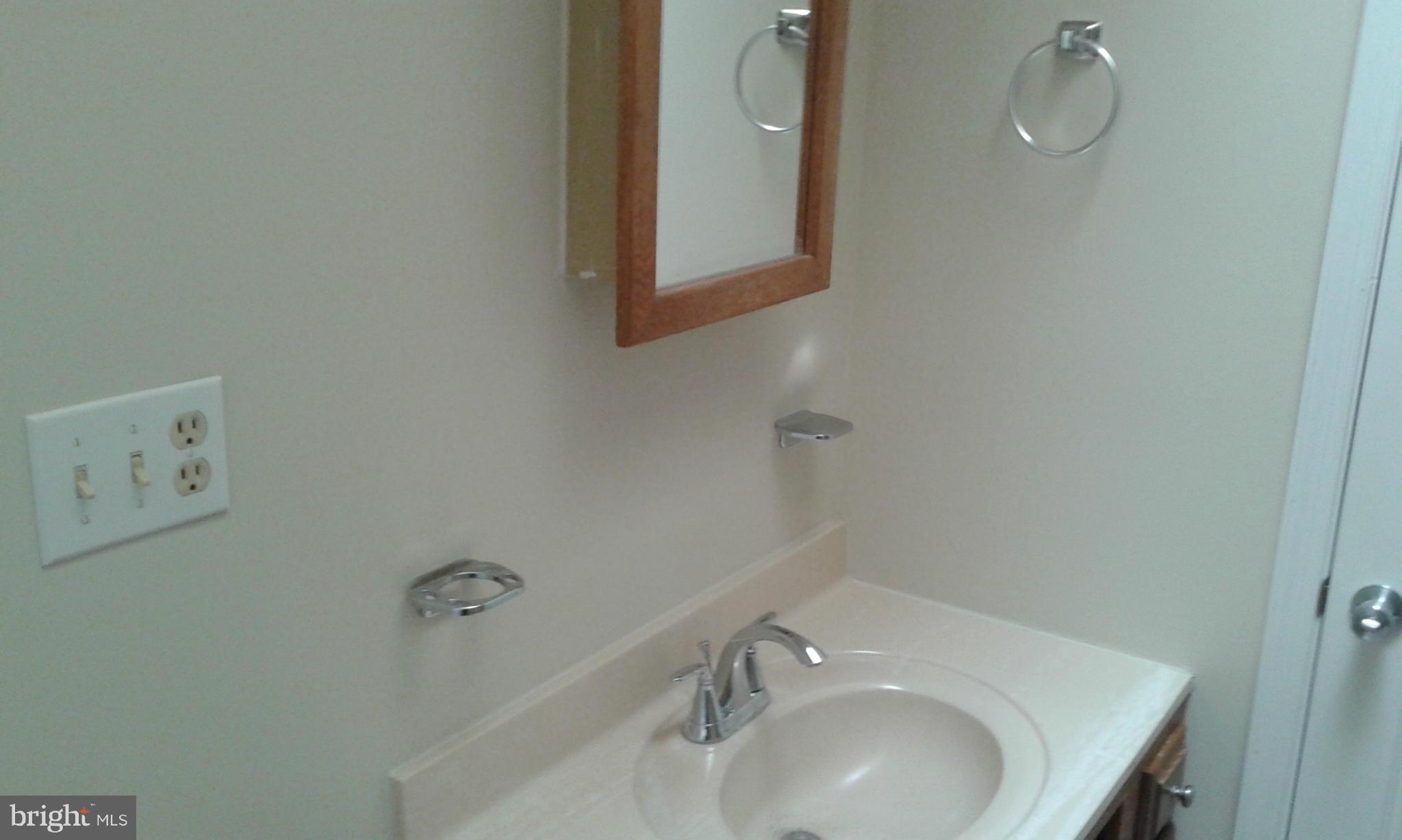 LAKE WILDERNESS - Residential Lease