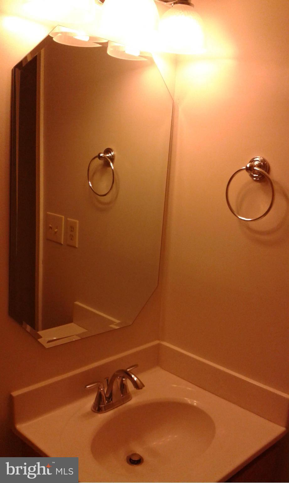 LAKE WILDERNESS - Residential Lease