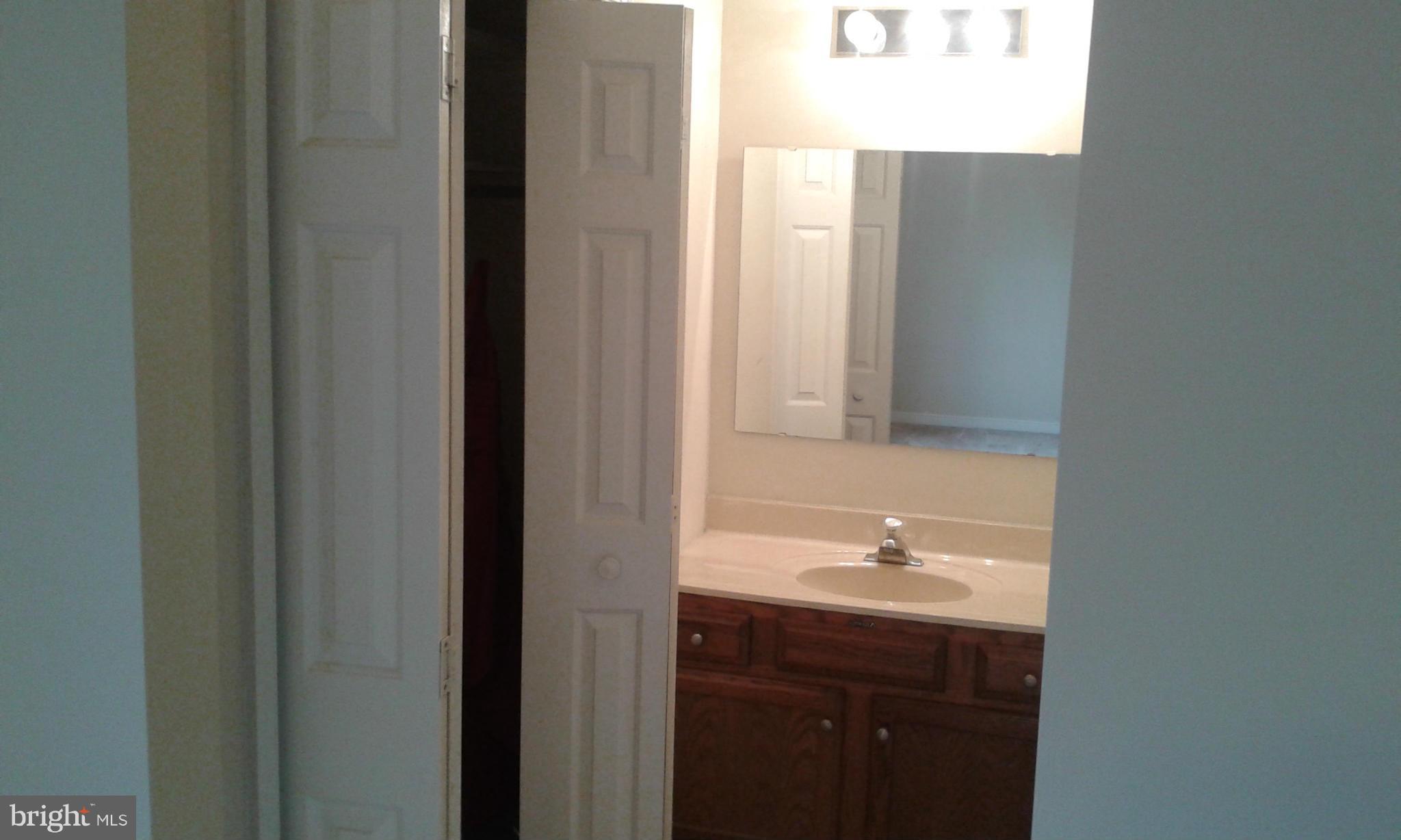 LAKE WILDERNESS - Residential Lease