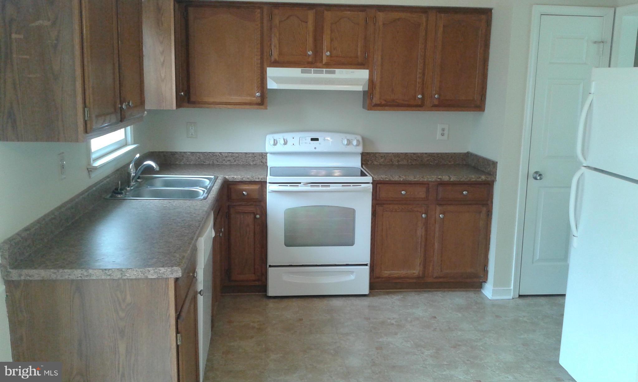 LAKE WILDERNESS - Residential Lease