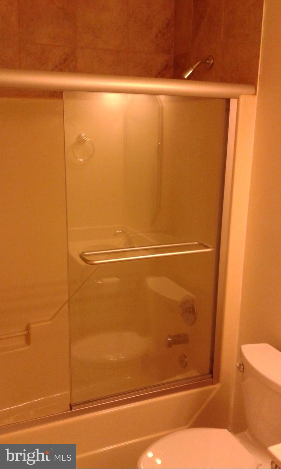 LAKE WILDERNESS - Residential Lease