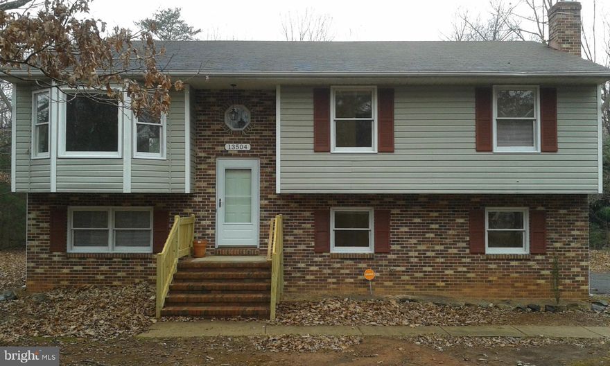 Imagine living in a great neighborhood that's close to shopping and schools. This spacious split foyer home is located near the entrance of beautiful Lake Wilderness with a private backyard and many community amenities. The family room downstairs can even be used as a 5th bedroom! Rent reduced to $1550 and no HOA fees to pay!