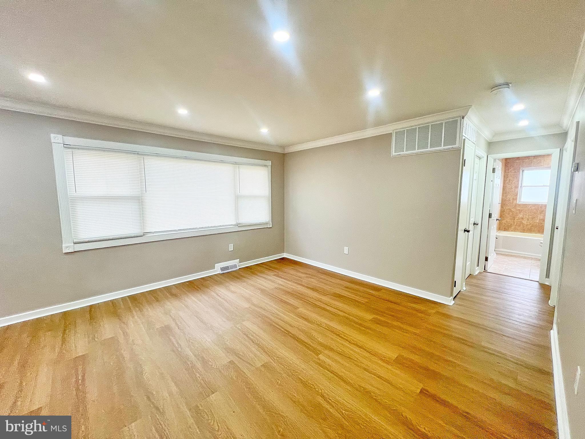 SUBURBIA - Residential