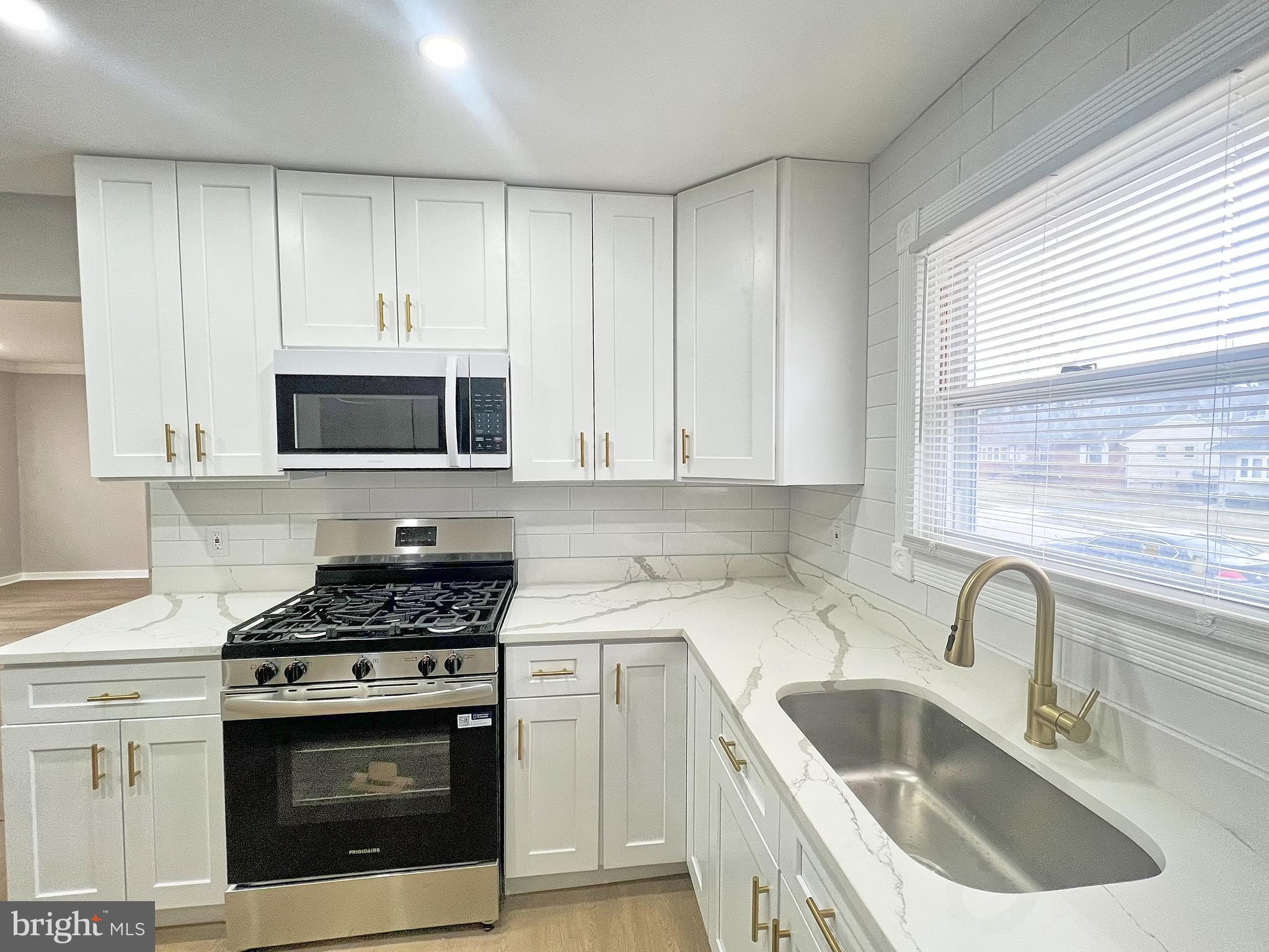 SUBURBIA - Residential