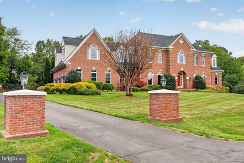 Homes For Sale - 1084 Mill Field Court<br/> GREAT FALLS, VA 22066