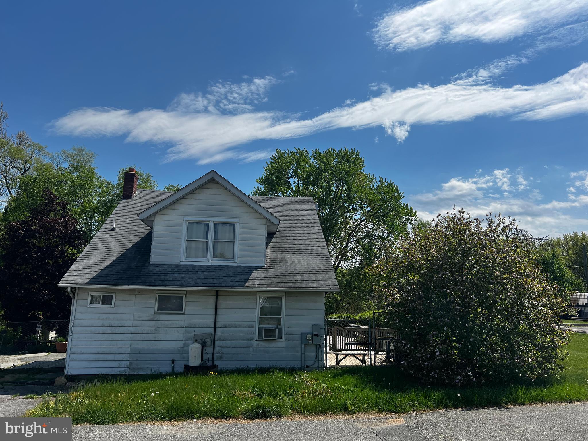 NORTH EAST - Commercial Sale