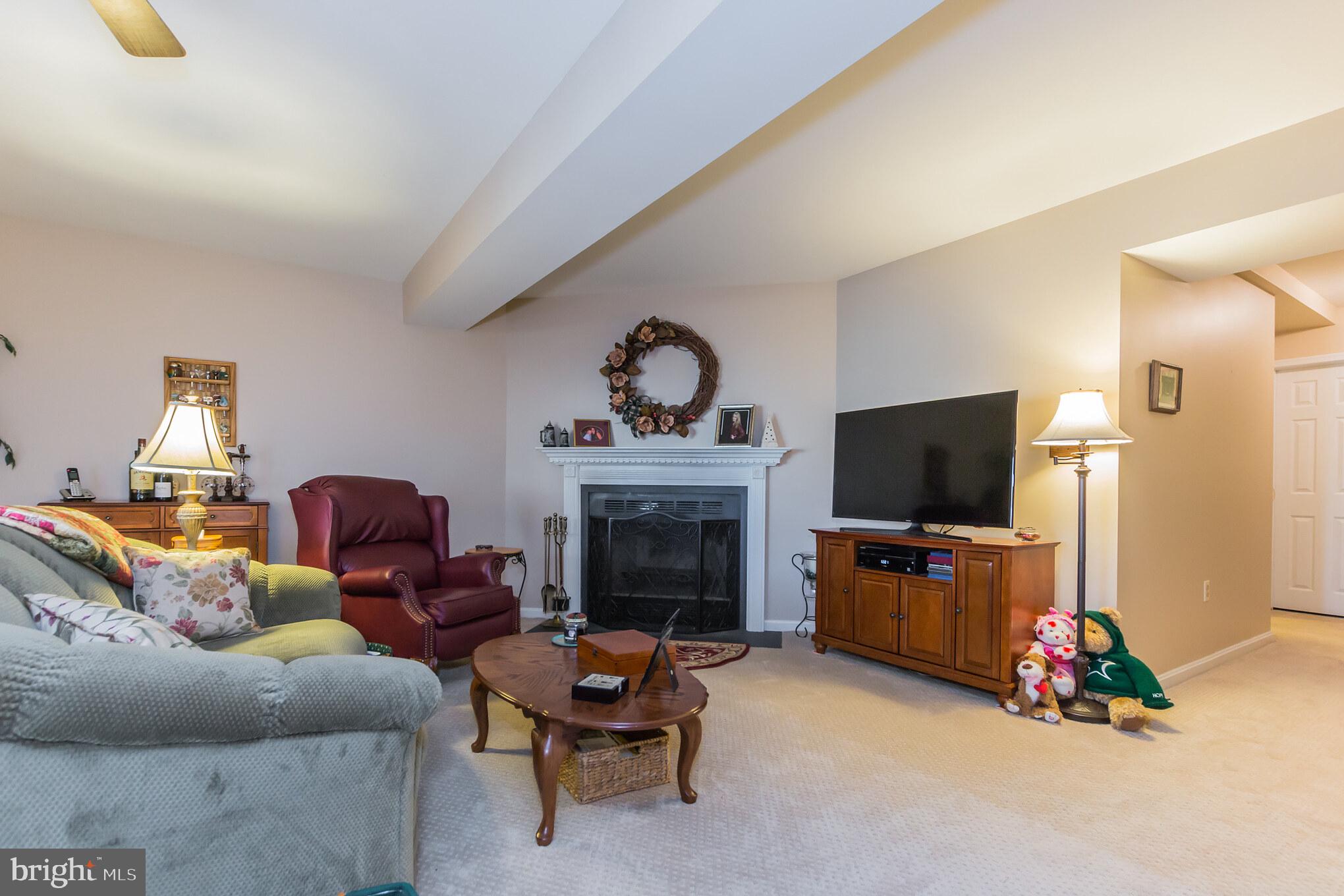 WHEATON HILLS - Residential