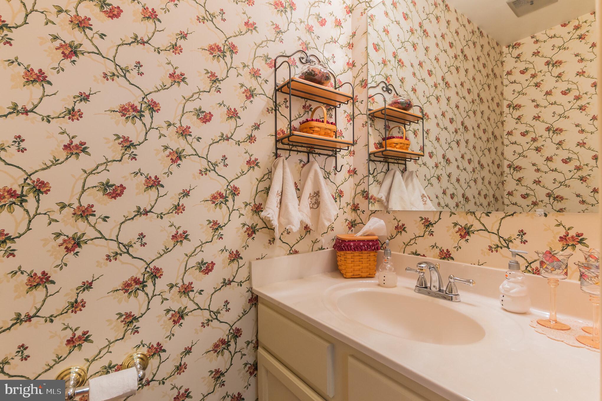 WHEATON HILLS - Residential