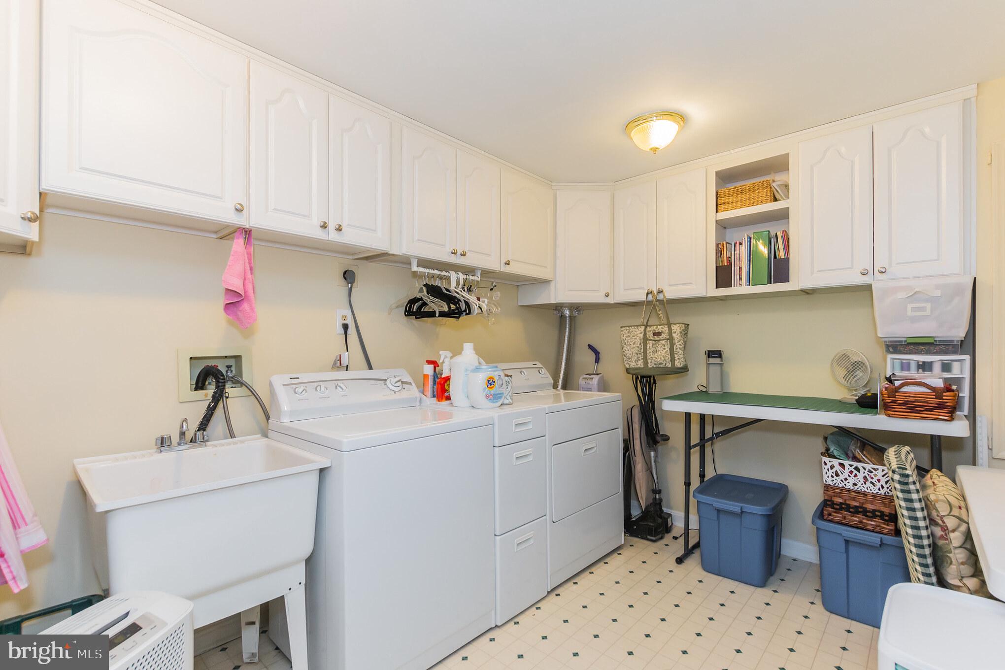 WHEATON HILLS - Residential