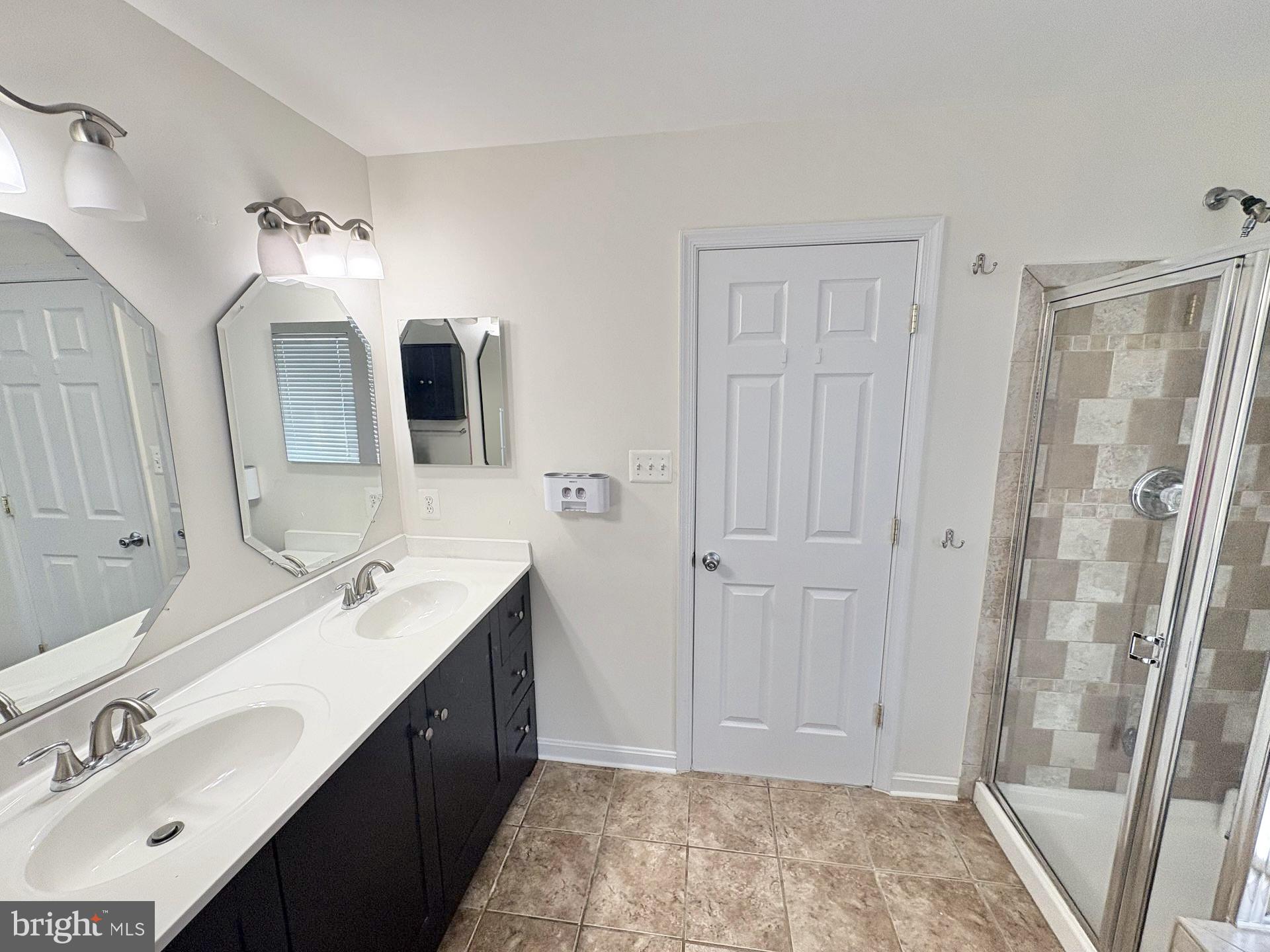 APPLE GROVE - Residential Lease