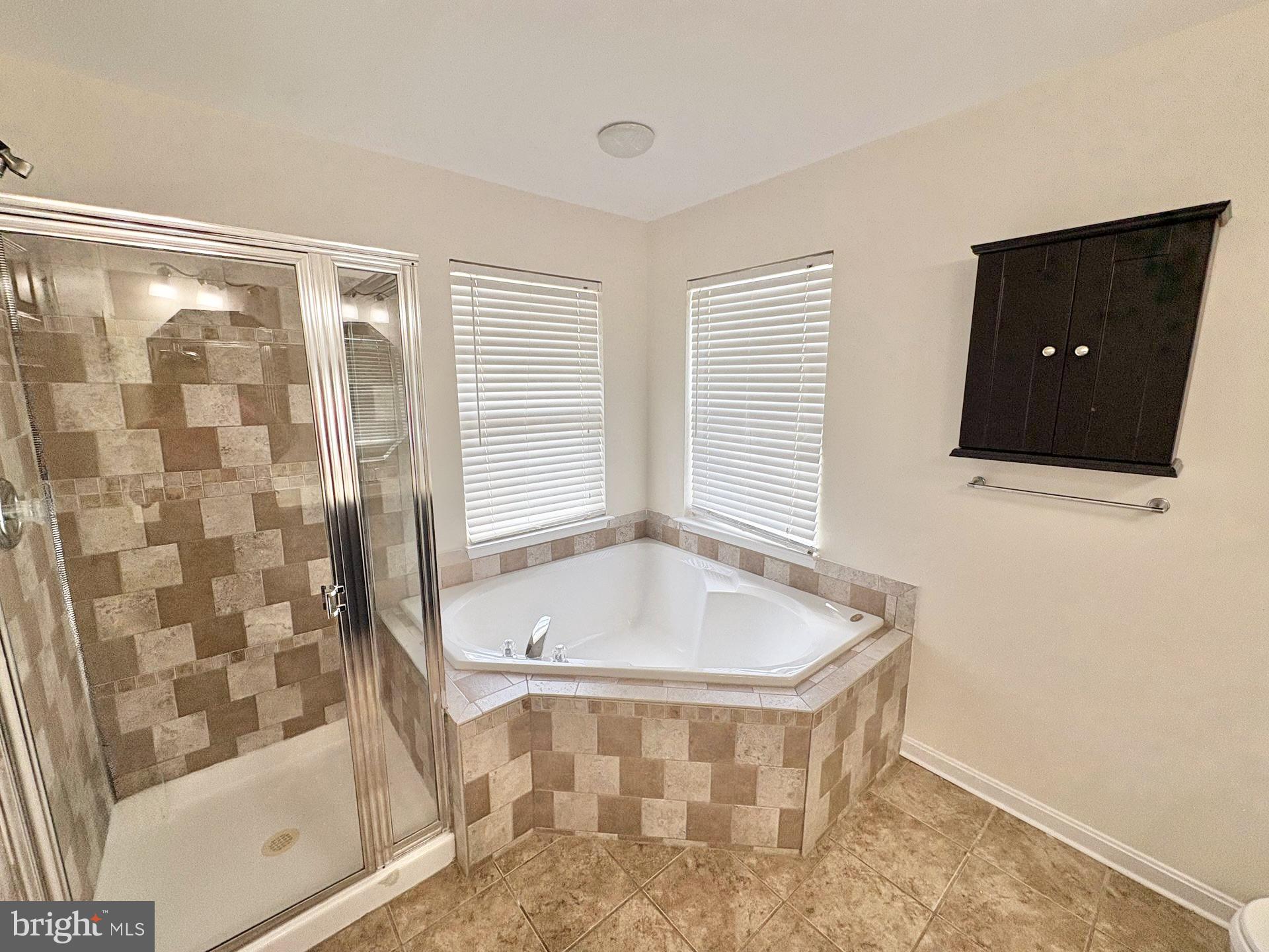 APPLE GROVE - Residential Lease