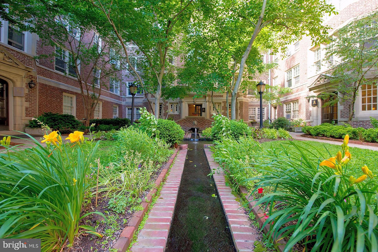 UNIVERSITY CITY - Residential