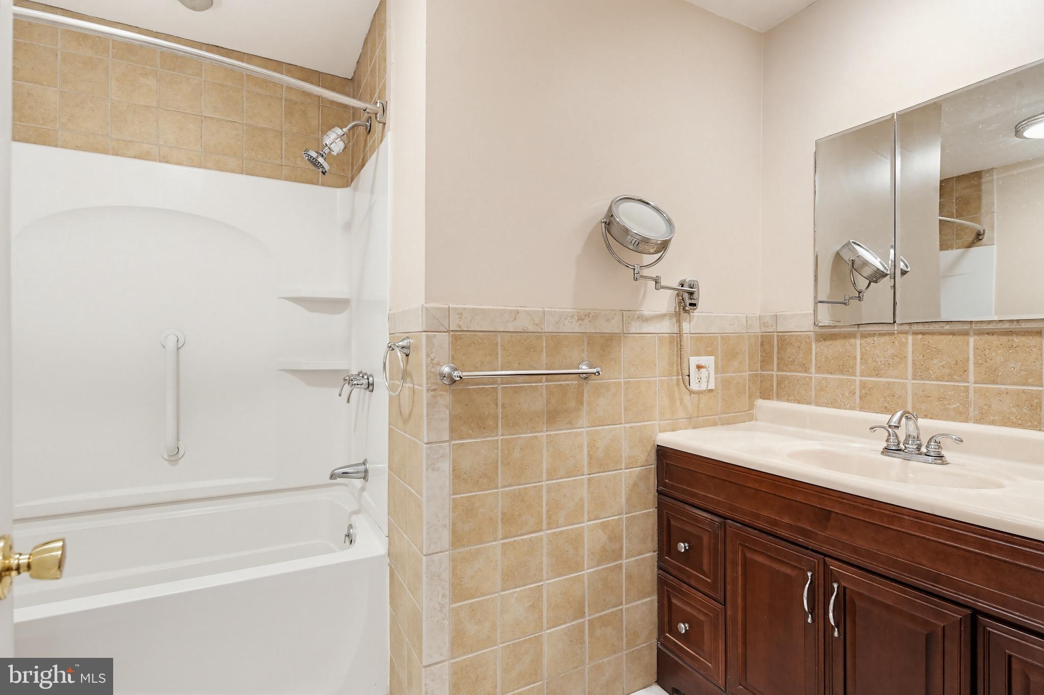 CAMBRIDGE ESTATES - Residential