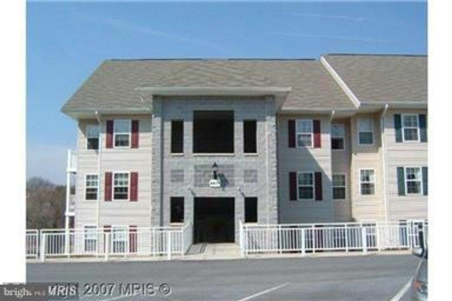 Gorgeous luxury condo in the fields.In the heart of Hampstead.Like new End unit with 2 balconies and and no neighbor.  Only steps from the parking area.  New carpet neutral colors and fresh paint. Large room sizes. washer and dryer in unit.  Master fits king bedroom suite with plenty of room to spare and has lots of closet space and a master bath. Nice quiet area pet friendly with low condo fees