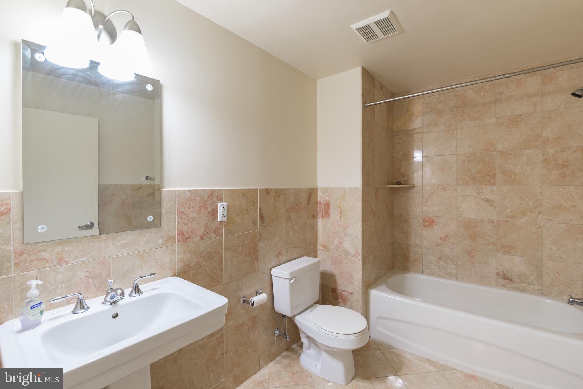 MANAYUNK - Residential Lease